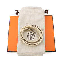 Load image into Gallery viewer, HERMES Evelyne Shorts Amazon Vanille Taurillon Clemence Size TPM