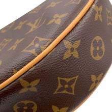 Load image into Gallery viewer, LOUIS VUITTON loop BeigeM81098 Monogram