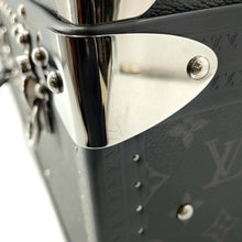 Load image into Gallery viewer, LOUIS VUITTON Alzer Noir Monogram Eclipse Size 65
