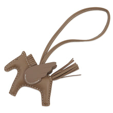 Load image into Gallery viewer, HERMES Rodeo Pegasus Etoupe Lambskin Swift Leather Size PM