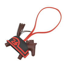 Load image into Gallery viewer, HERMES Rodeo Robeo 24 Terre / Capucines / Noir Lambskin Size PM