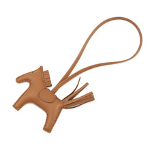 将图像加载到图库查看器中,HERMES Rodeo Bag Charm So Gold Gold Lambskin Size PM