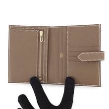 Load image into Gallery viewer, HERMES Bean compact Etoupe Epsom