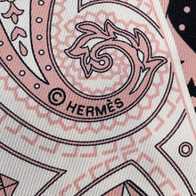 Load image into Gallery viewer, HERMES Twilly 《Cheval de Coeur Bandana》 Black/White/Vieux Rose Silk100%