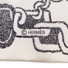 Load image into Gallery viewer, HERMES Twilly Boucle BOUCLES ET MAILLONS White / Anthracite / Encre Silk100%