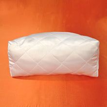 将图像加载到图库查看器中,Cushion for HERMES Kelly25