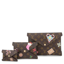 将图像加载到图库查看器中,LOUIS VUITTON Kirigami Christmas Limited Edition Pochette RedM12203 Monogram