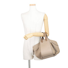 Load image into Gallery viewer, LOEWE hammock SandA538S35X51 2150 Soft Grained Calf Leather Size Small
