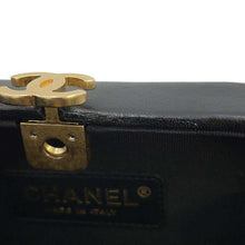 将图像加载到图库查看器中，CHANEL Chain Shoulder Bag Gold/Black Lambskin Metal
