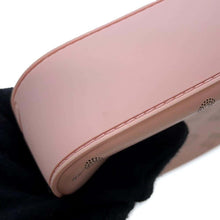 将图像加载到图库查看器中，Christian Louboutin LOUBILA Zip-up Clutch Bag Pink3225038 Leather
