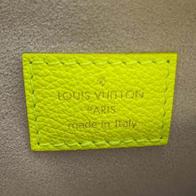 将图像加载到图库查看器中，LOUIS VUITTON Coussin YellowM20843 Monogram/Emboss Size PM
