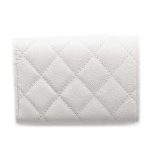 将图像加载到图库查看器中，CHANEL Matelasse Classic Tri-Fold Compact Wallet WhiteAP3397 Caviar Leather
