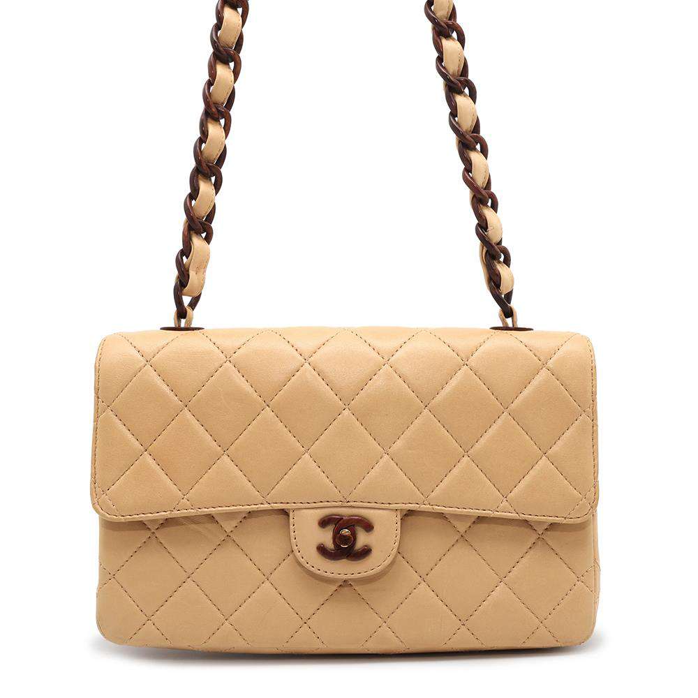 CHANEL Matelasse Single Flap ChainShoulder Bag Beige Lambskin Size 25