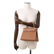 Load image into Gallery viewer, HERMES Kelly Retourne Gold Togo Leather Size 25
