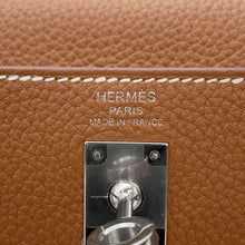 Load image into Gallery viewer, HERMES Kelly Retourne Gold Togo Leather Size 25
