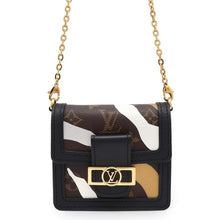 Load image into Gallery viewer, LOUIS VUITTON Bumbag・Dauphine NoirM69086 Monogram League of Legends Size BB
