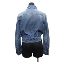 Load image into Gallery viewer, CHANEL Washed Denim Jacket Size 34 BlueP76746 Cotton100%
