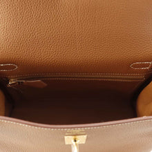 Load image into Gallery viewer, HERMES Kelly Retourne Gold Togo Leather Size 25
