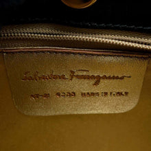 将图像加载到图库查看器中，Ferragamo Gancini Handbag Black Leather rattan
