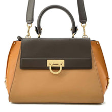 将图像加载到图库查看器中，Ferragamo Gancini 2WAY Handbag Brown21 E530 Leather
