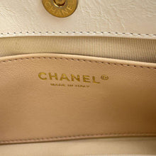 将图像加载到图库查看器中，CHANEL Matelasse 2WAY Hobo ChainShoulder Bag WhiteAS4323 Vintage Calf Leather
