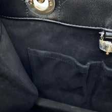 将图像加载到图库查看器中，Dior Tote Bag Essential Archi Cannage BlackM8721OZVJ Leather
