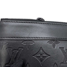 将图像加载到图库查看器中，LOUIS VUITTON Pochette to Go NoirM81570 Monogram Shadow
