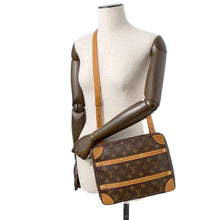 将图像加载到图库查看器中，LOUIS VUITTON Soft Trunk / Messenger BrownM68494 Monogram Size PM
