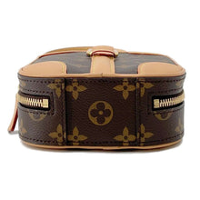 将图像加载到图库查看器中，LOUIS VUITTON Varisette Vertical BrownM68623 Monogram
