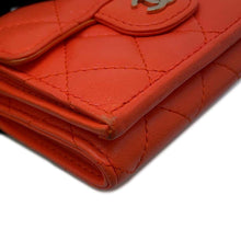 将图像加载到图库查看器中，CHANEL Classic Small flap wallet OrangeAP0230 Lambskin
