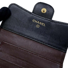 将图像加载到图库查看器中，CHANEL Matelasse compact wallet BlackA82288 Lambskin
