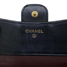 将图像加载到图库查看器中，CHANEL Matelasse compact wallet BlackA82288 Lambskin
