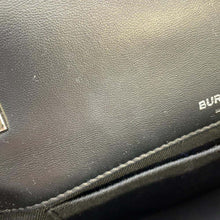 将图像加载到图库查看器中，BURBERRY TBChainShoulder Bag Silver Leather
