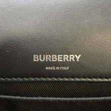 将图像加载到图库查看器中，BURBERRY TBChainShoulder Bag Silver Leather
