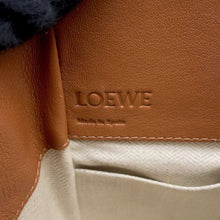 将图像加载到图库查看器中，LOEWE Hammock Drawstring Tan314.30.V07 Leather Size Mini
