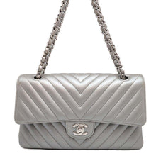 Load image into Gallery viewer, CHANEL Matelasse V Stitch ChainShoulder SilverA01112 Caviar Leather
