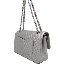 Load image into Gallery viewer, CHANEL Matelasse V Stitch ChainShoulder SilverA01112 Caviar Leather
