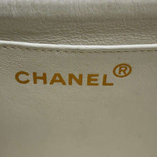 Load image into Gallery viewer, CHANEL Diana 2wayChainShoulder WhiteA01165 Caviar Leather
