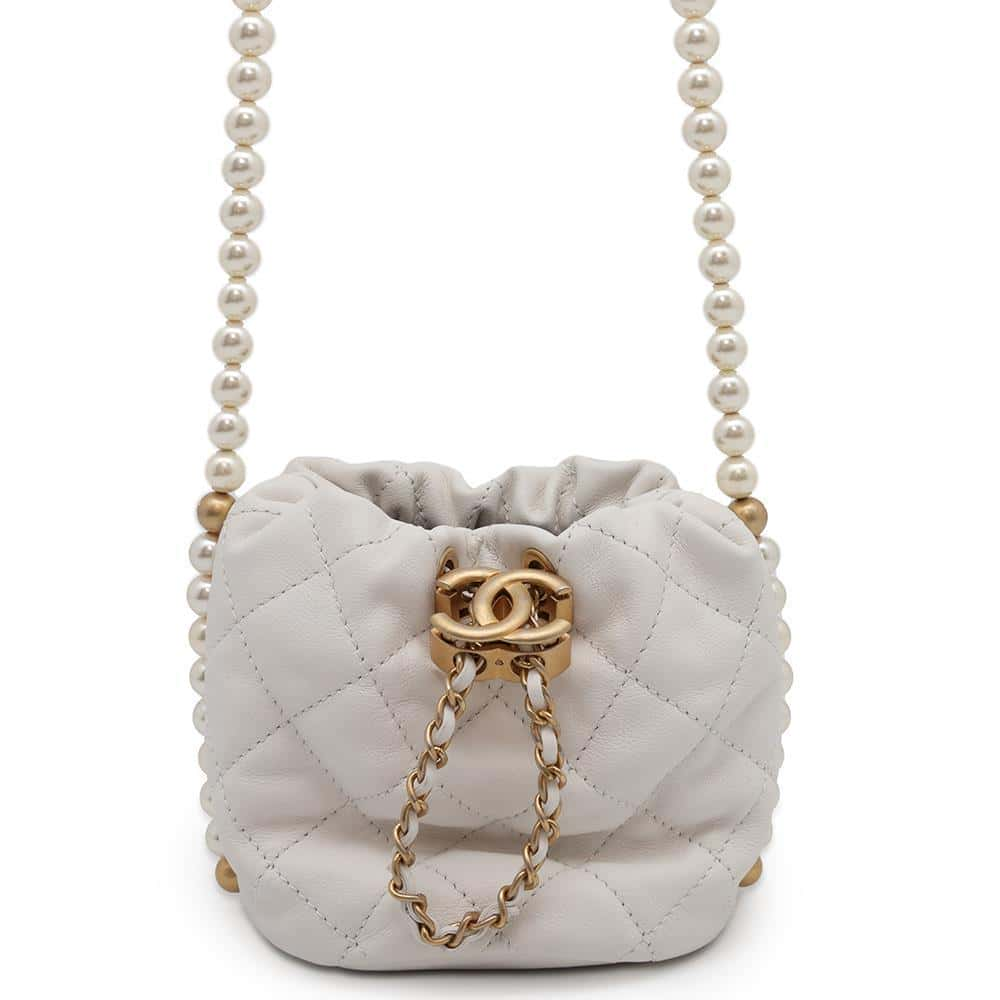 CHANEL Matelasse  PearlChainShoulder Bag Mini WhiteAS2529 Leather