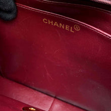 将图像加载到图库查看器中，CHANEL Jumbo Matelasse Shoulder Bag Black Lambskin
