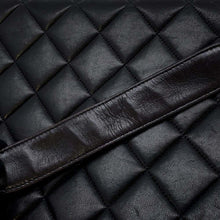 将图像加载到图库查看器中，CHANEL Jumbo Matelasse Shoulder Bag Black Lambskin
