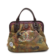 将图像加载到图库查看器中，CHANEL Embroidery Graffiti Bag Khaki/BrownA92791 Canvas Leather
