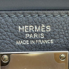 将图像加载到图库查看器中，HERMES Akkad Grimist Togo Leather Size PM
