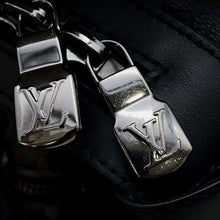 Load image into Gallery viewer, LOUIS VUITTON Discovery・Backpack NoirM22545 Monogram Eclipse Size MM
