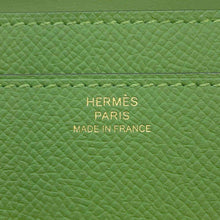 将图像加载到图库查看器中，HERMES Constance to Go Vert YuccaW刻印 Epsom
