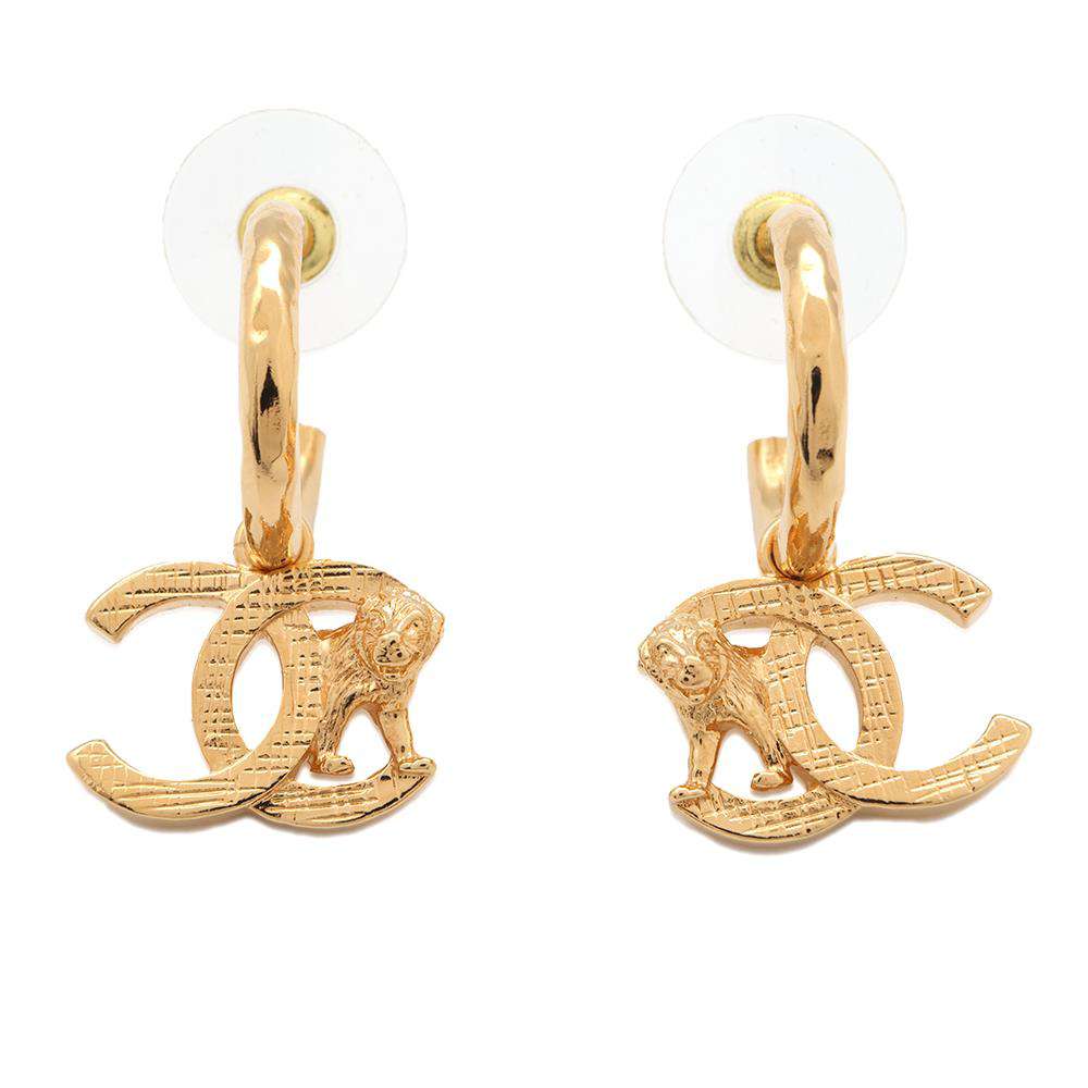 CHANEL CC Logo Earrings Gold Metal