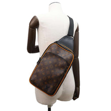 Load image into Gallery viewer, LOUIS VUITTON Avenue sling bag NoirM46718 Monogram Macassar Canvas
