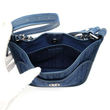 将图像加载到图库查看器中，CHANEL Matelasse CC Logo Hobo Bag Blue Denim
