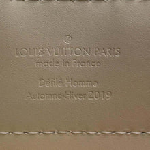 将图像加载到图库查看器中，LOUIS VUITTON Christopher_popup store limited MulticolorM44766 Monogram / Prism Size GM
