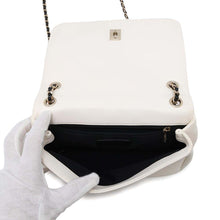 将图像加载到图库查看器中，CHANEL ChainShoulder White/BlackAS2383 Lambskin
